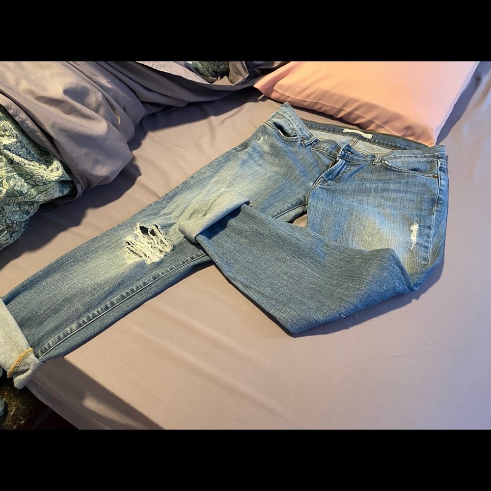 J.Brand Aoki destroyed Boyfriend Jean in Tulum. - Picture 7 of 9